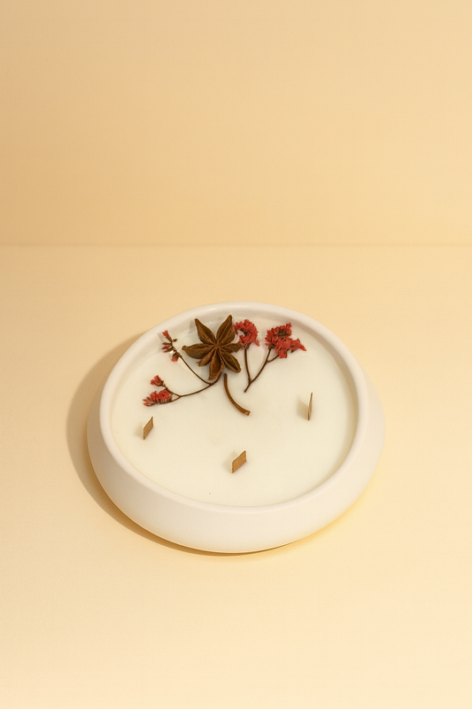Candela Artigianale con Fiori Essiccati su Base in Resina