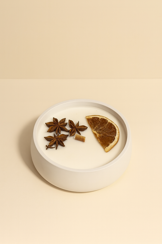 Candela Artigianale Agrumata con Anice Stellato su Base in Resina